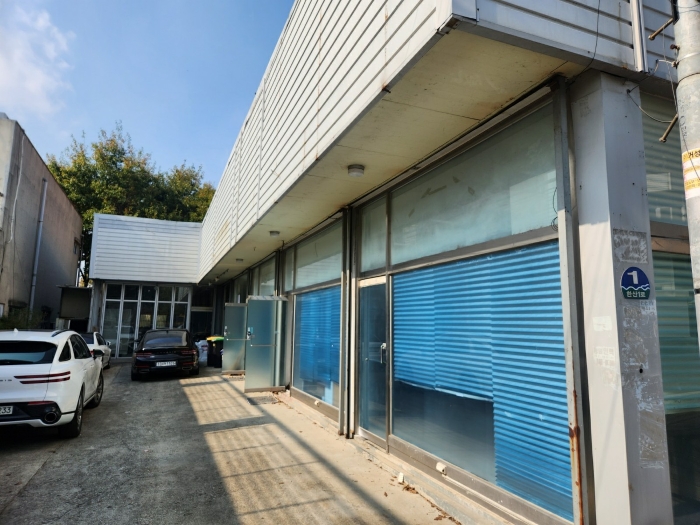 본건 전경1
(본건 동측에서 촬영)