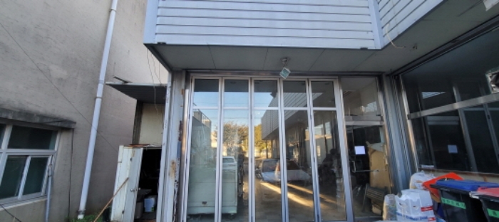 전유세대 출입문(365브레드)(현황조사 안내문 부착)