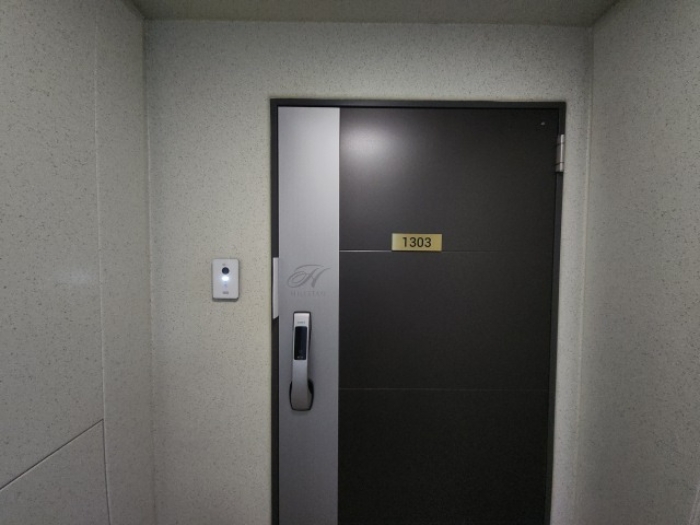 출입문 및 안내장