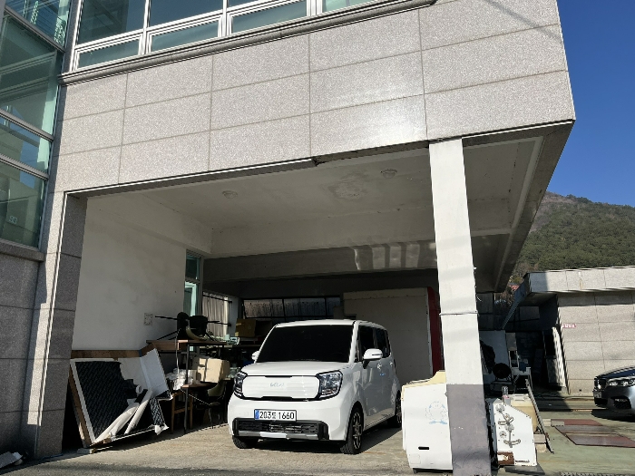 본건 기호3) 건물 1층 피로티