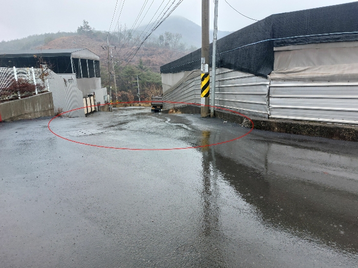 경상남도 밀양시 삼랑진읍 율동리 197-32
남측에서 본 전경