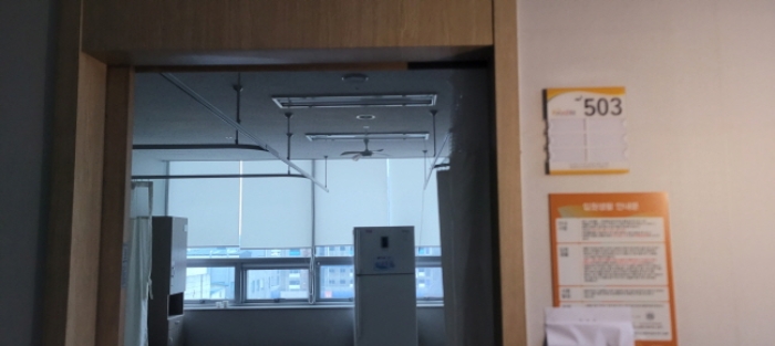 전유세대 출입문