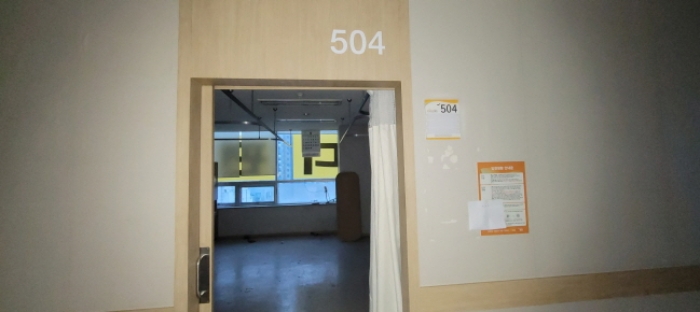 전유세대 출입문