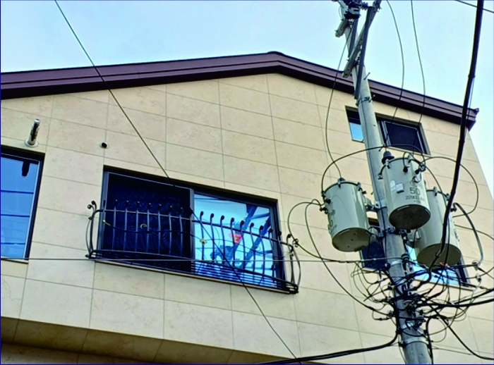 본건 건물 4층 위 누다락