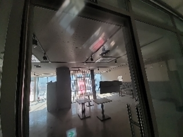 비102호 상가출입문