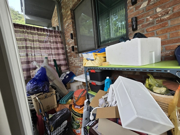 제시외 건물 ㉥ (창고) - 내부