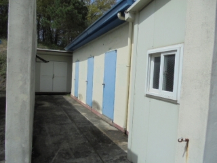 기호(17)전경 및 제시외건물 창고,창고