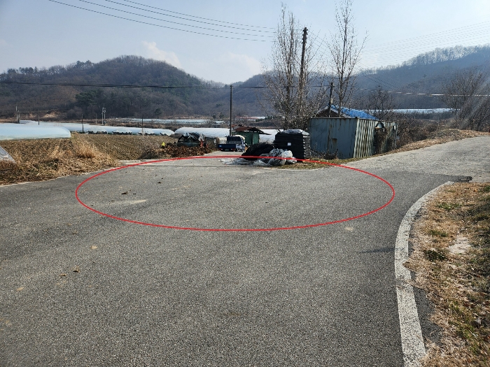 토지 기호(2) 북측 전경(일부 공장 진입로 및 통행로)