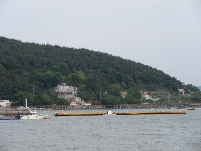 【 본 건 전경 일부 및 주위 환경 】