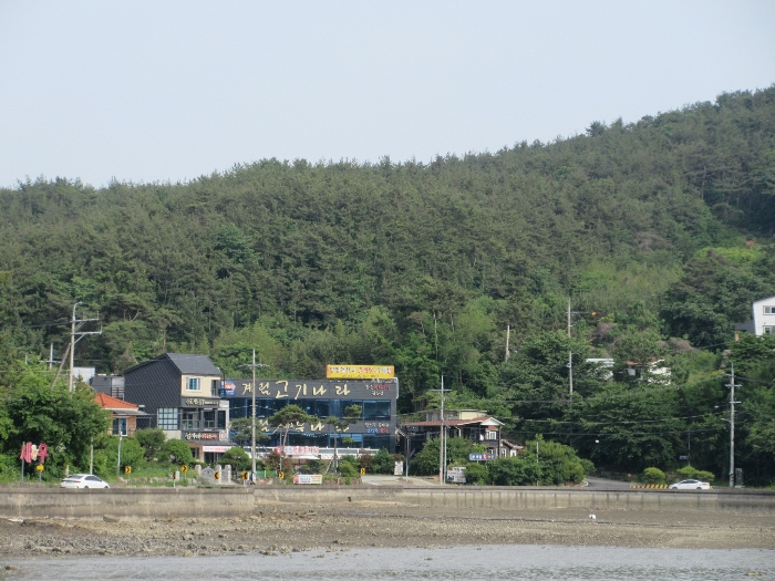 【 본 건 전경 일부 및 주위 환경 】