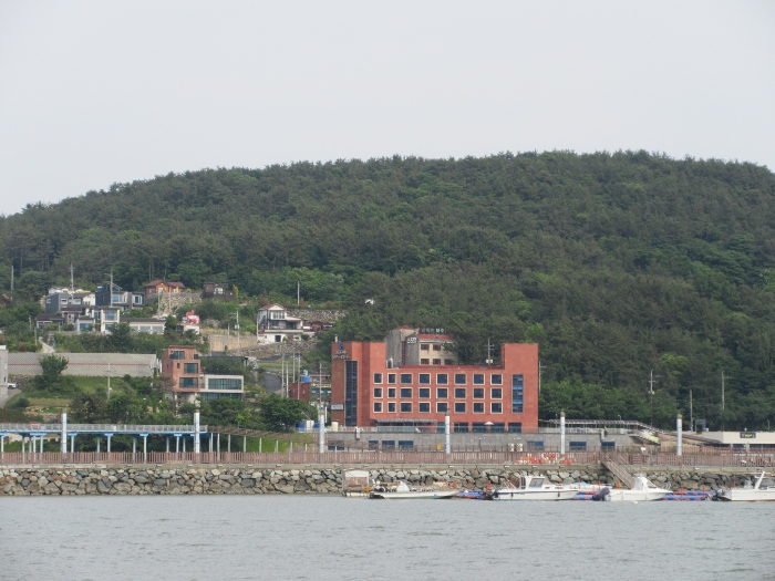 【 본 건 전경 일부 및 주위 환경 】