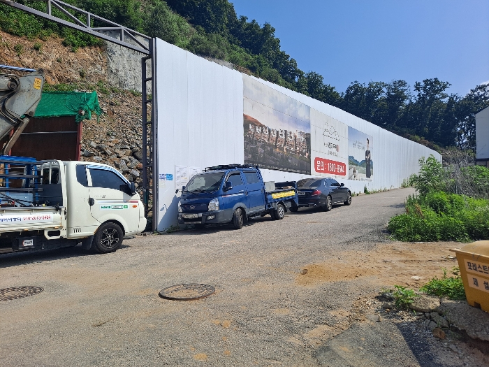 본건
