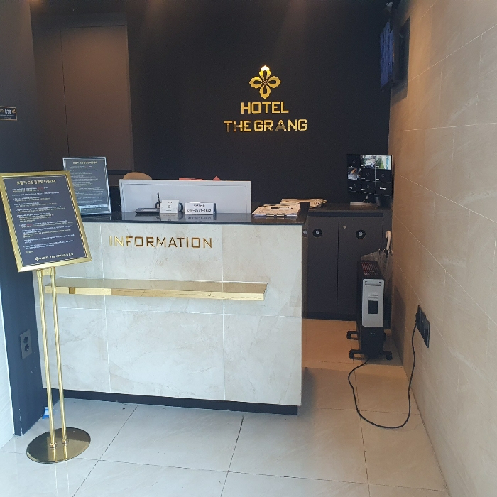 기호2 1층 안네데스크