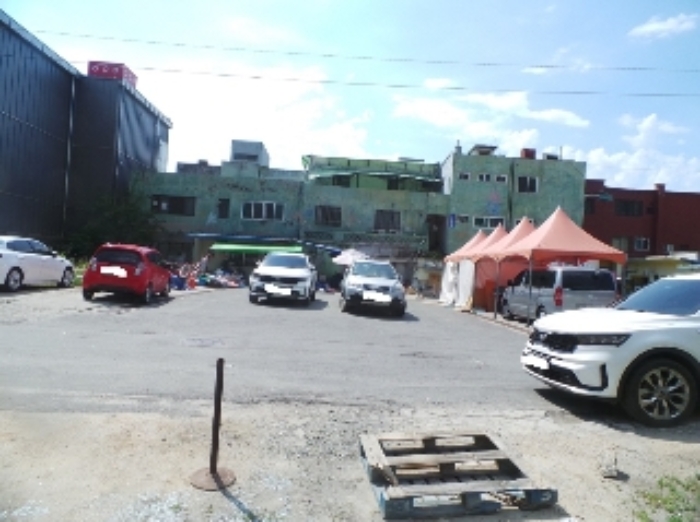 사진13번 [목록번호2번 부동산 일부 전경]