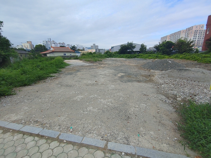 【 본 건 전 경 】