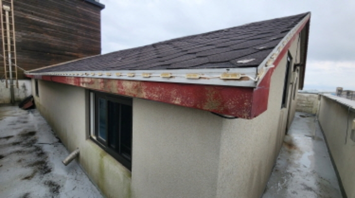 목록2 옥상층 용도불상 출입구가 있는 구조물