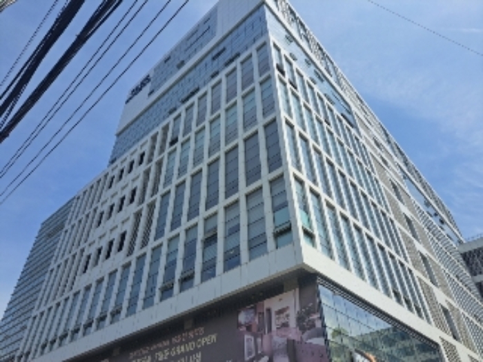 건물 전체 전경