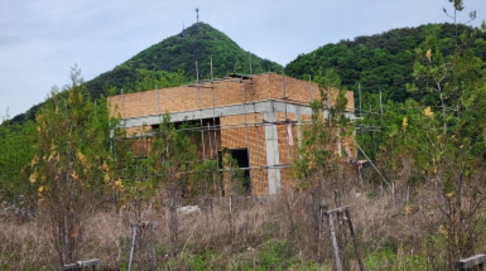 본건 1 제시외 건물