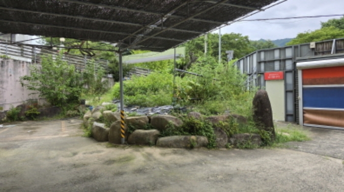 경북 칠곡군 동명면 기성리 192-8.대지의 전경(제시외 햇빛 가림막이 설치되어 있는 전경)