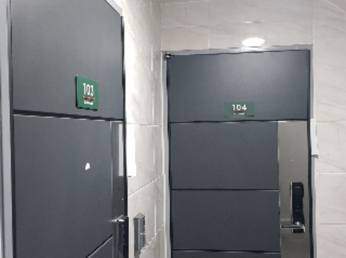 세대현관문(103호, 104호)