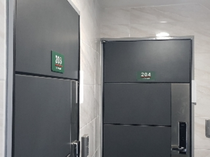 세대현관문(203호, 204호)