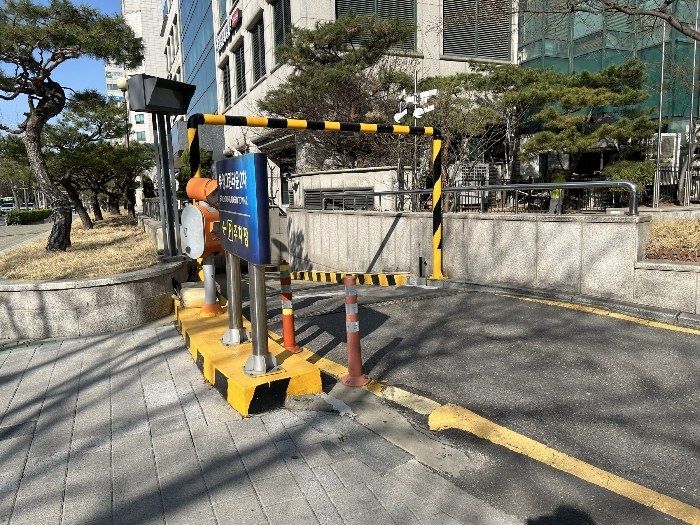 주차장 입구