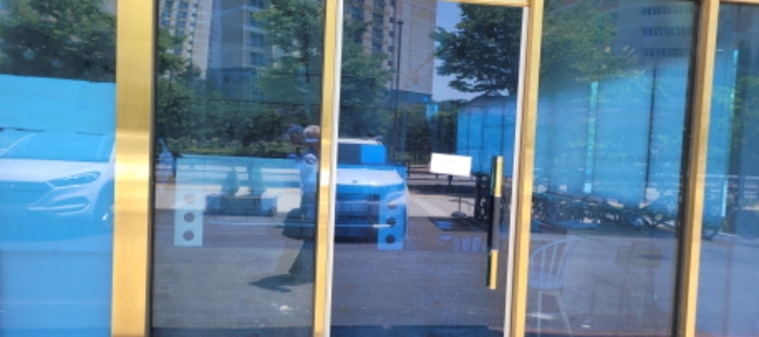 전유세대 출입문