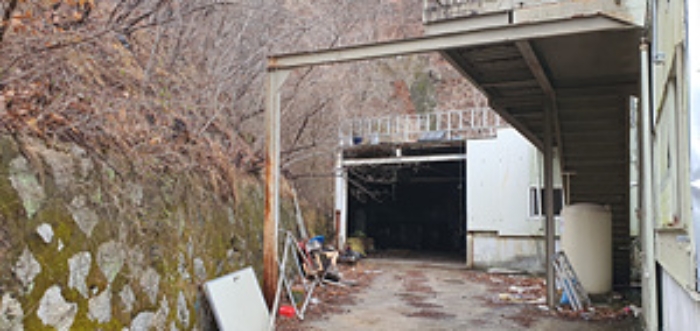 기호 2 제시 건물- 부속 창고