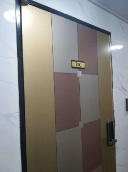 B03호 세대 출입문