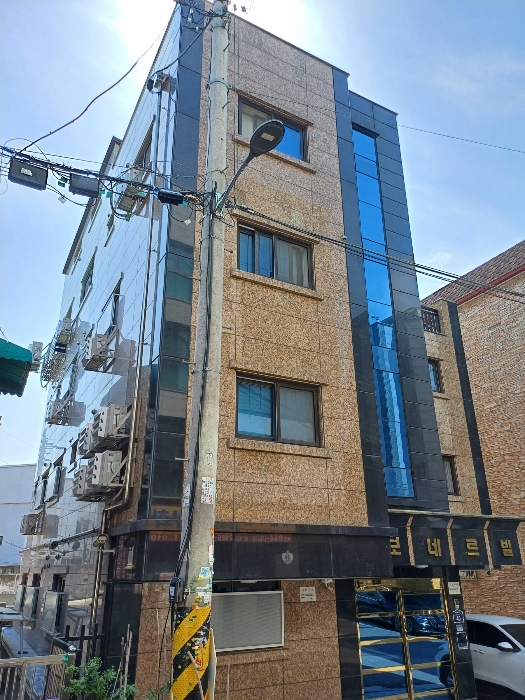 본건 남동측 전경