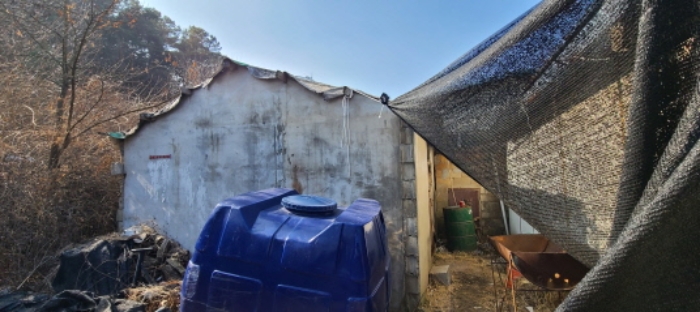 목록2토지 및 목록2 토지 상의 제시외 창고