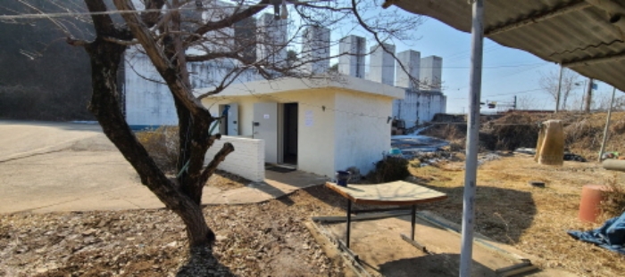 목록2토지 및 목록2토지 상의 제시외 화장실