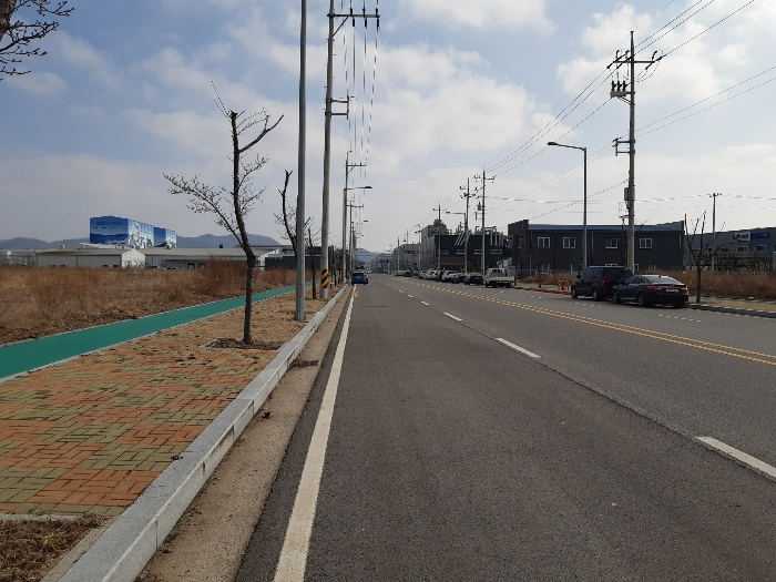남측 도로변 주위환경