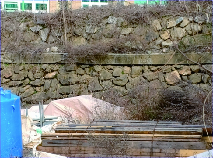 본건 (2) 토지상 석축