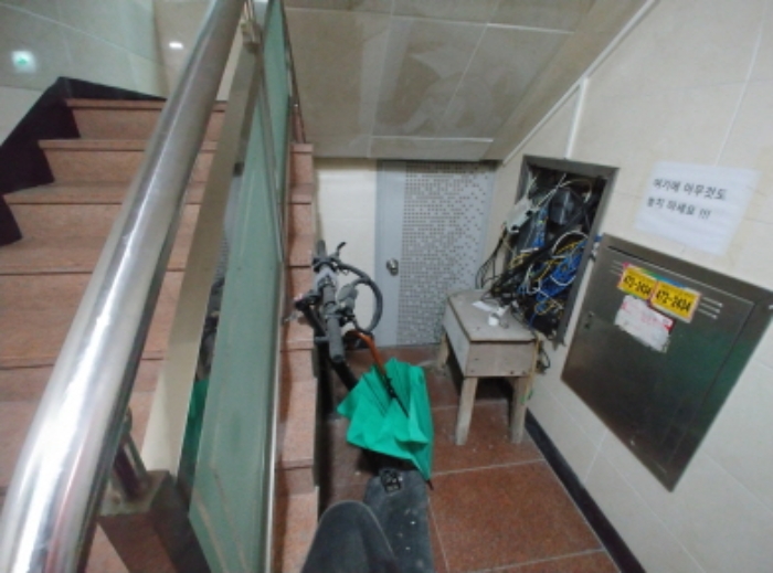 1층 창고(계단옆)