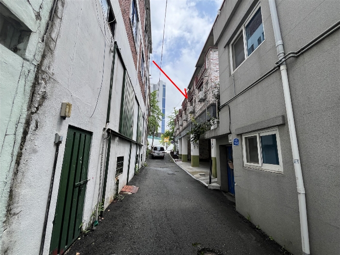 대상물건(북서측 인근에서 촬영)