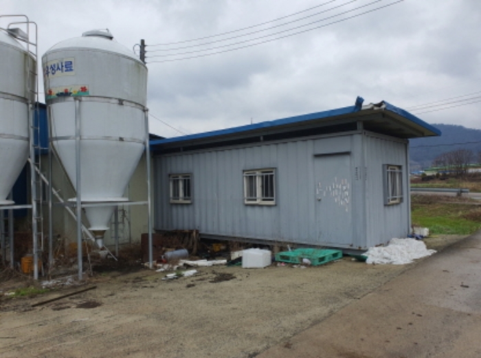 부동산표시 3번지상 제시외 건물(관리사)전면 전경