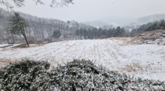 목록 1. 토지(분묘쪽에서 아래쪽을 본 모습)