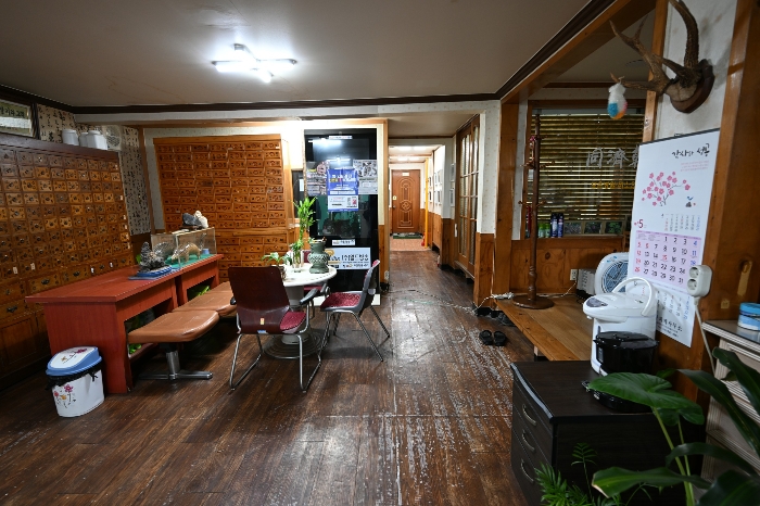 본건 토지상 제시외 건물 내부