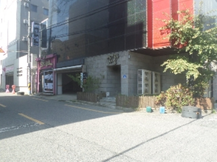 목록2. 1층 외부 전경