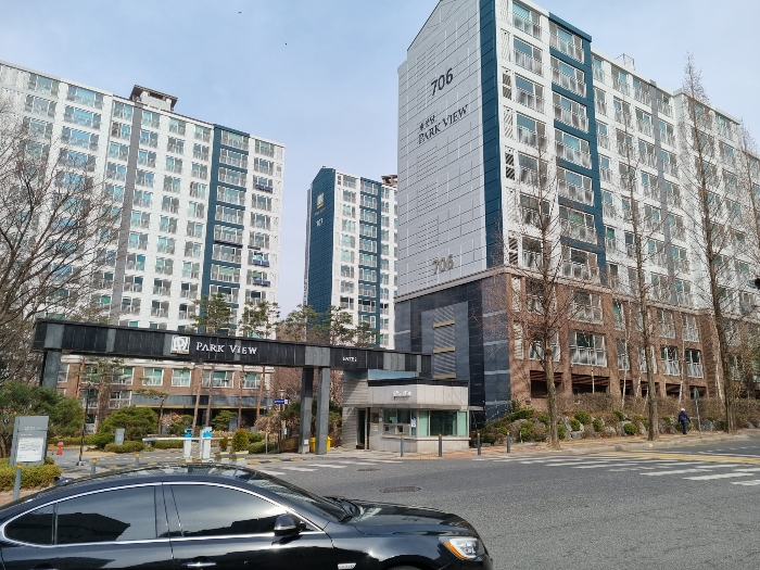 Gate 2 및 706동 측면