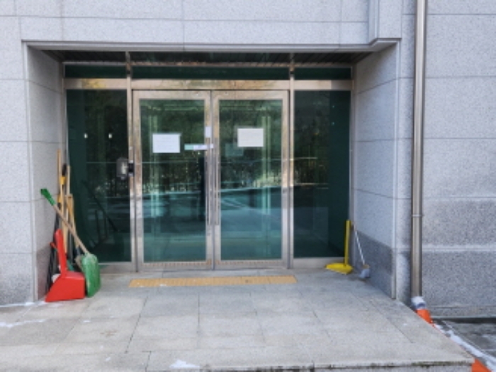 목록1. 현관출입문