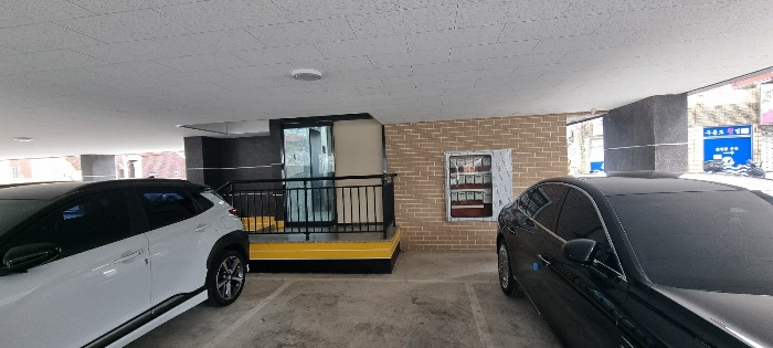 [본건 건물의 1층 전경]