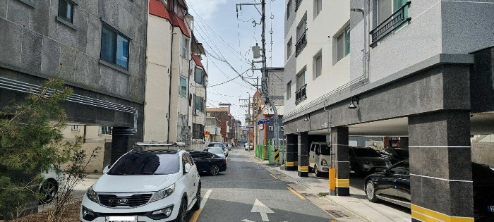 [본건 남측부분 주위전경]