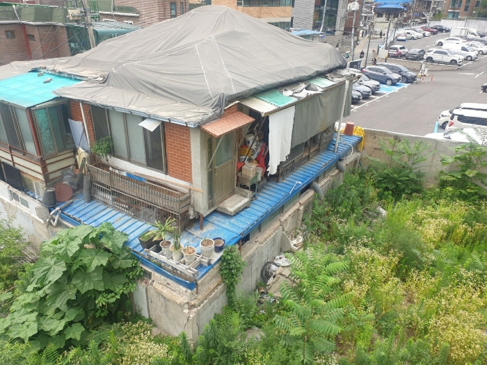본건 인접건물 전경