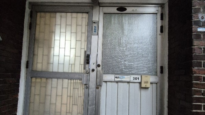 101호와 201호 현관 전경