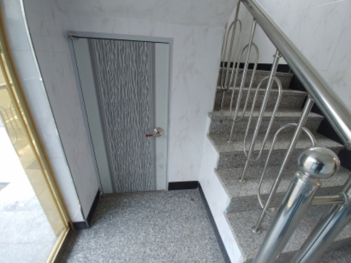 1층 계단옆 창고