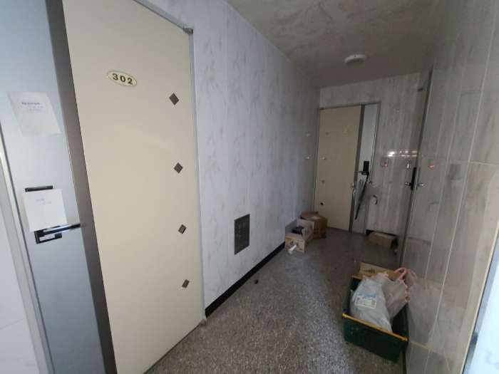 본건 건물 3층 복도 전경