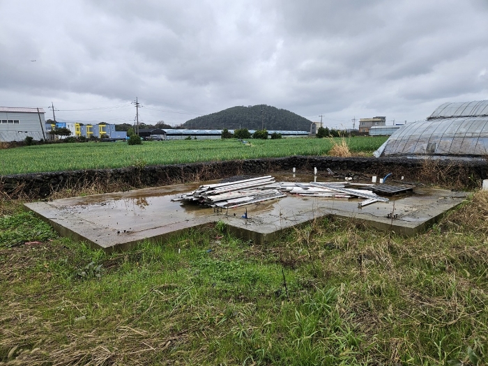 제시외 구축물①-④