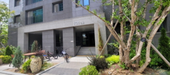 공동현관 출입문